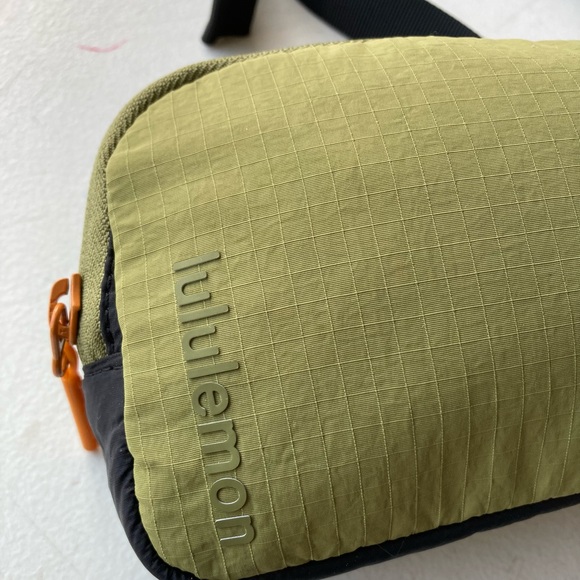 lululemon athletica Men's Belt Bag in Olive - Picture 3 of 5